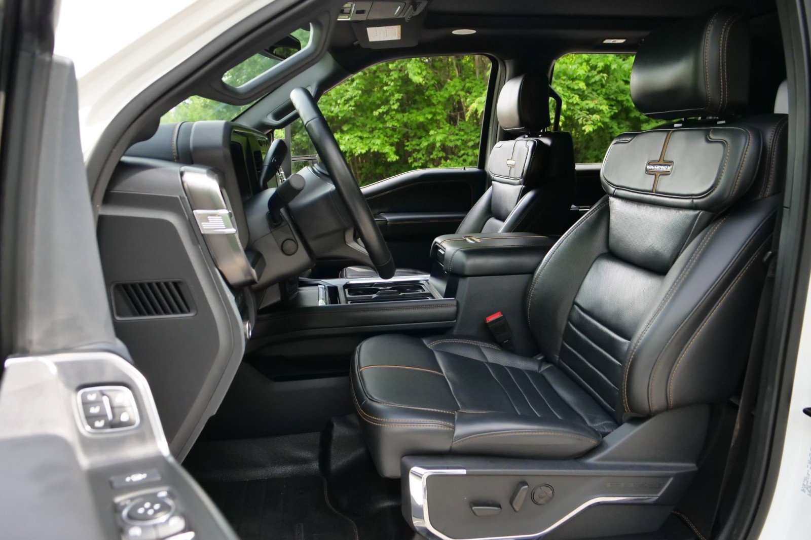 Used 2024 Ford F250 Platinum AWD/4WD image 3