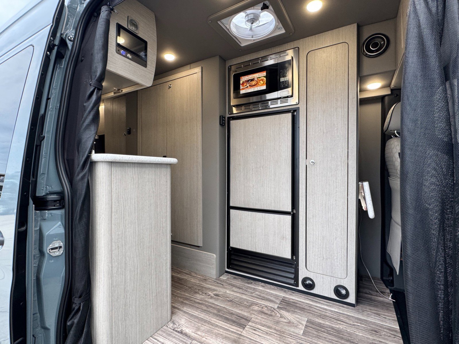 Used 2023 Mercedes-Benz Sprinter 3500 w/ Parking Package image 42