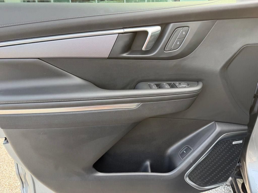 Used 2025 Buick Enclave Sport Touring FWD image 12