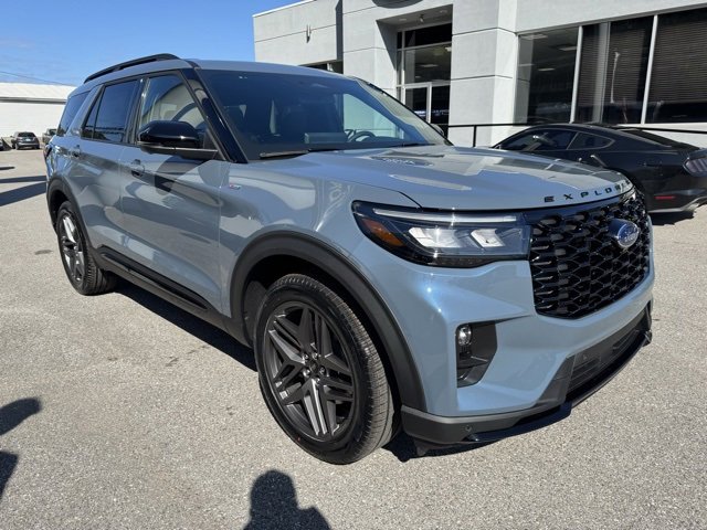 New 2026 Ford Explorer ST-Line w/ ST-Line Street Pack image 2