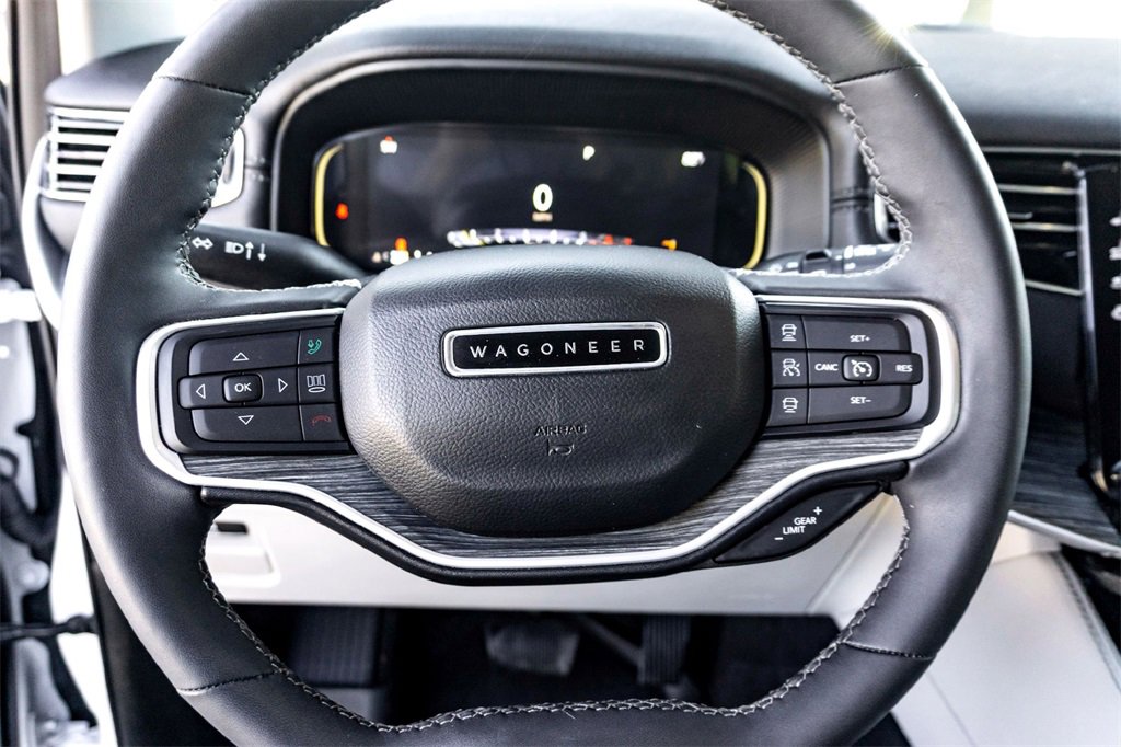 Used 2023 Jeep Wagoneer Series III w/ Premium Group I image 17