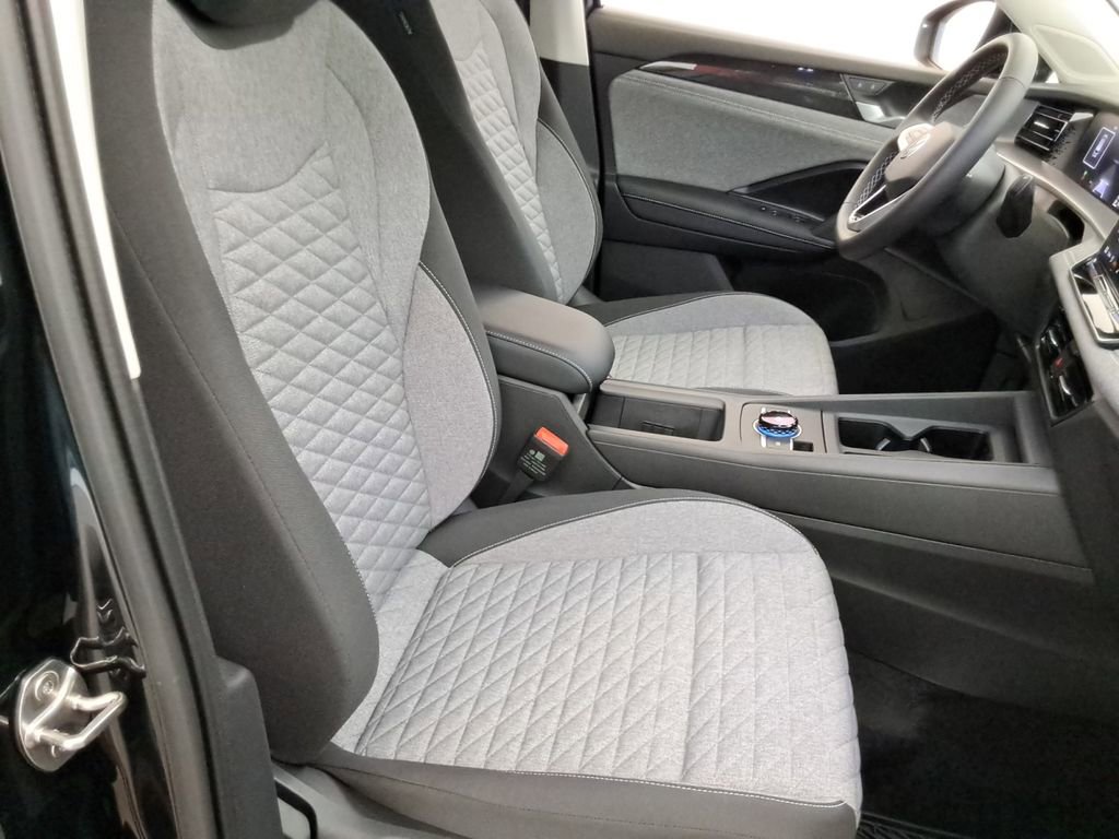 Certified 2025 Volkswagen Tiguan S FWD image 16