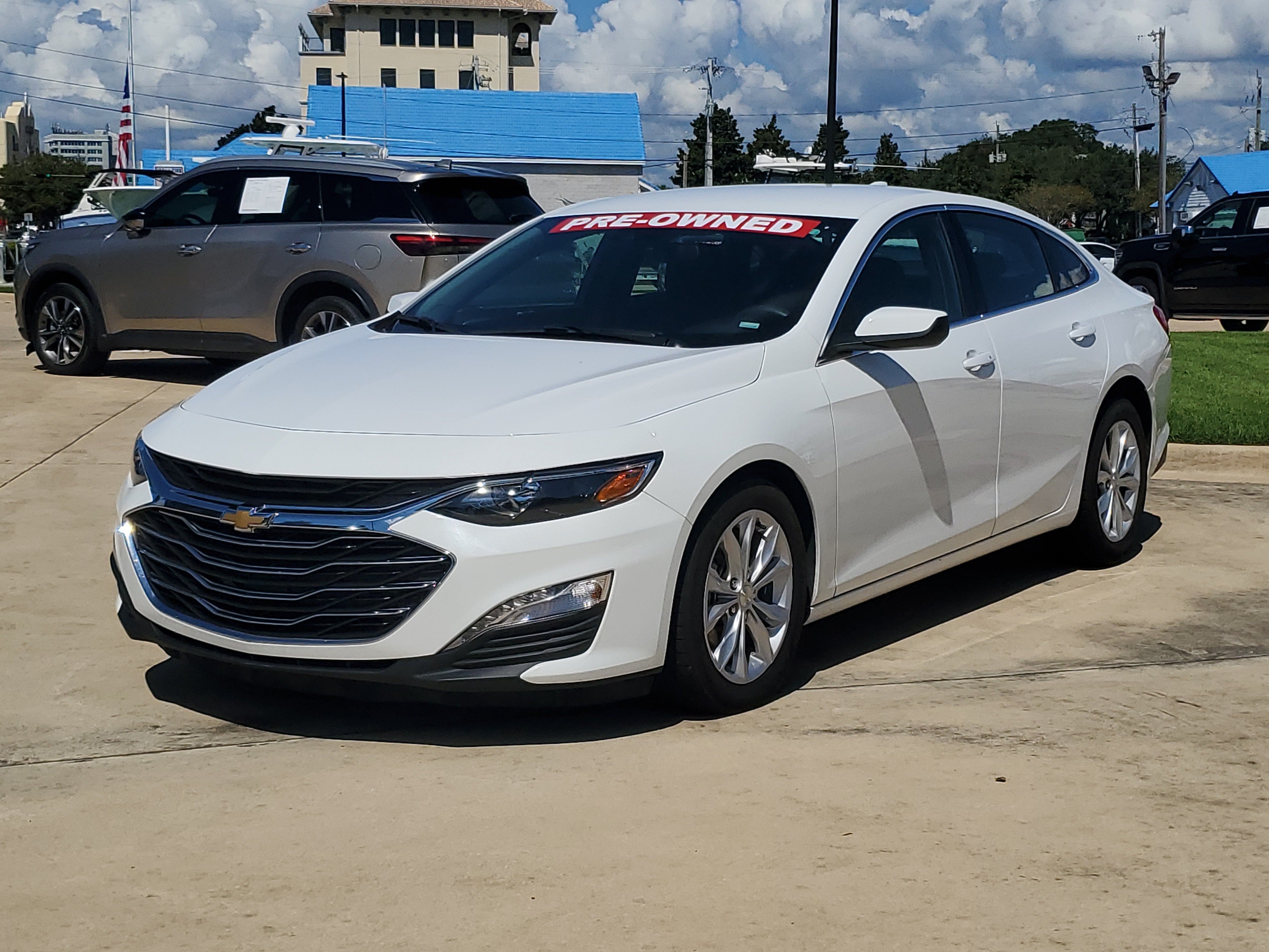 Used 2025 Chevrolet Malibu LT FWD image 1