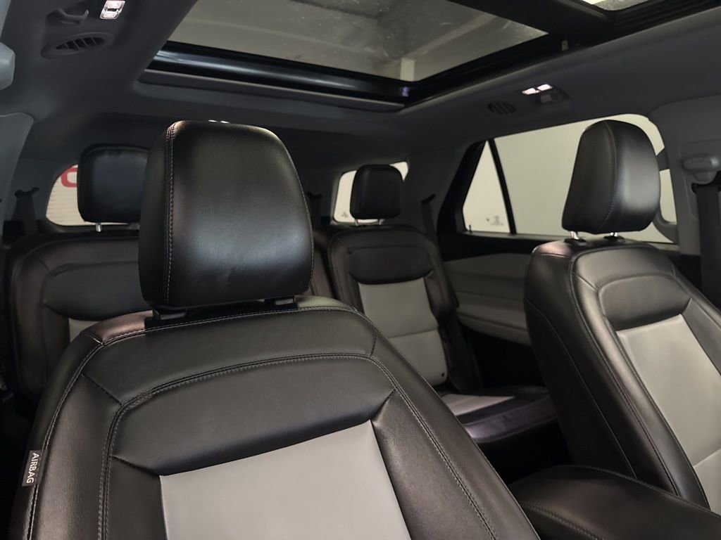 Used 2022 Ford Explorer XLT w/ Equipment Group 202A image 42