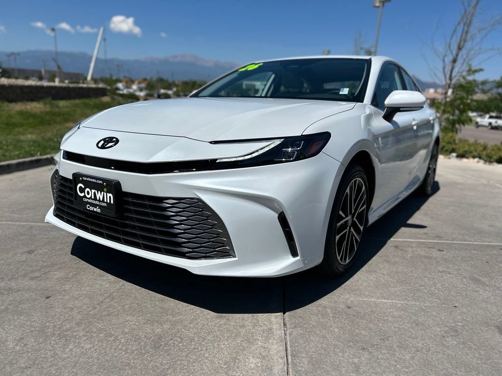 Used 2026 Toyota Camry XLE AWD/4WD image 3