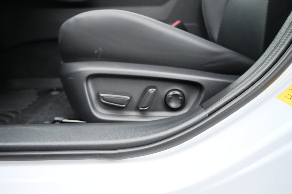 New 2027 Toyota Prius XLE AWD/4WD image 11