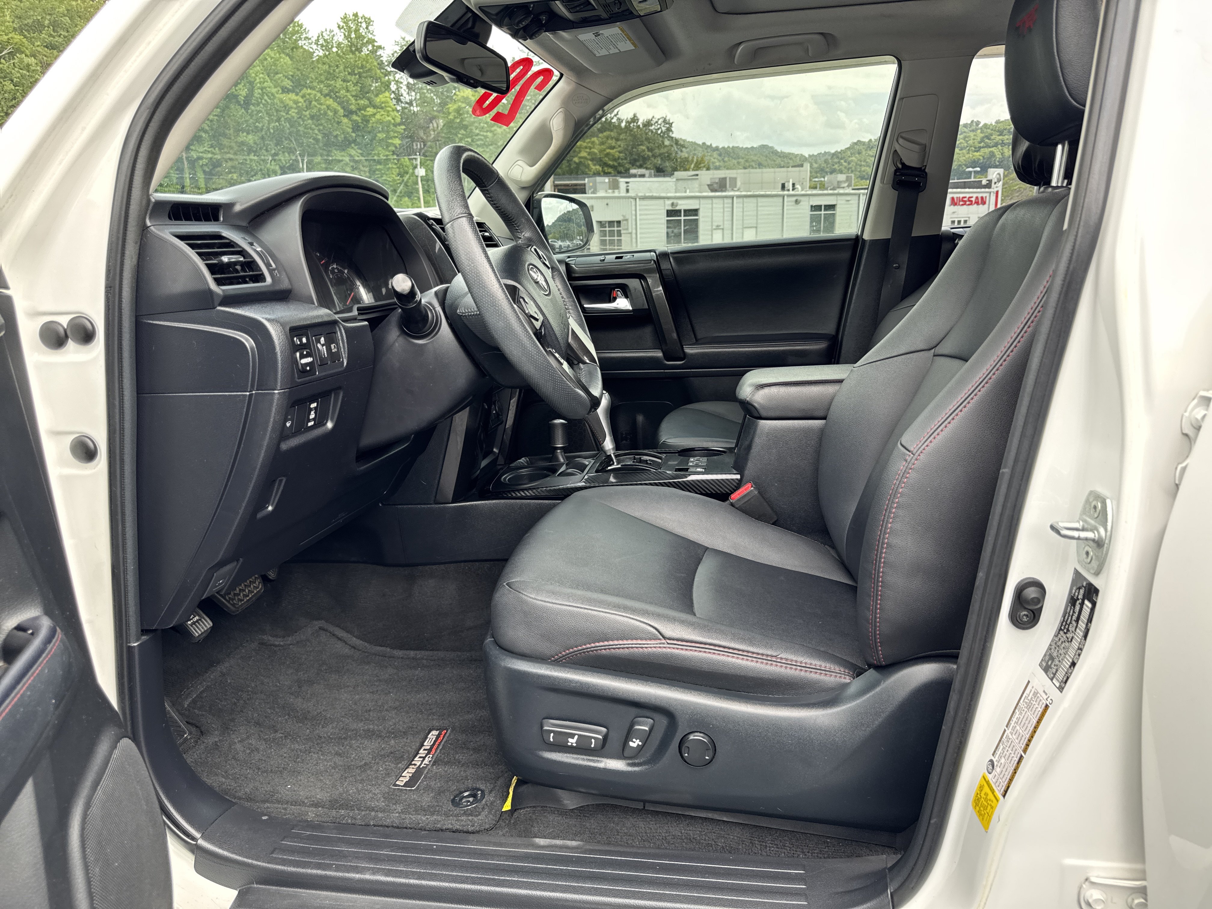 Used 2020 Toyota 4Runner TRD Off-Road Premium w/ Moonroof Package AWD/4WD image 10