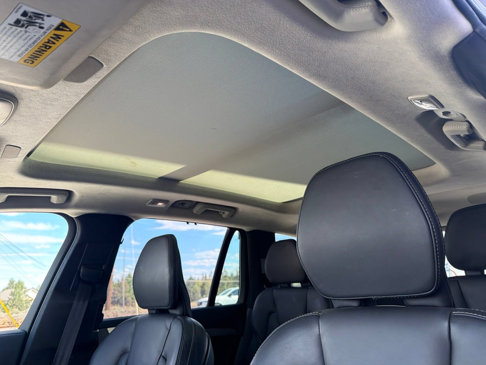 Used 2023 Volvo XC90 B6 Ultimate w/ Lounge Package AWD/4WD image 17