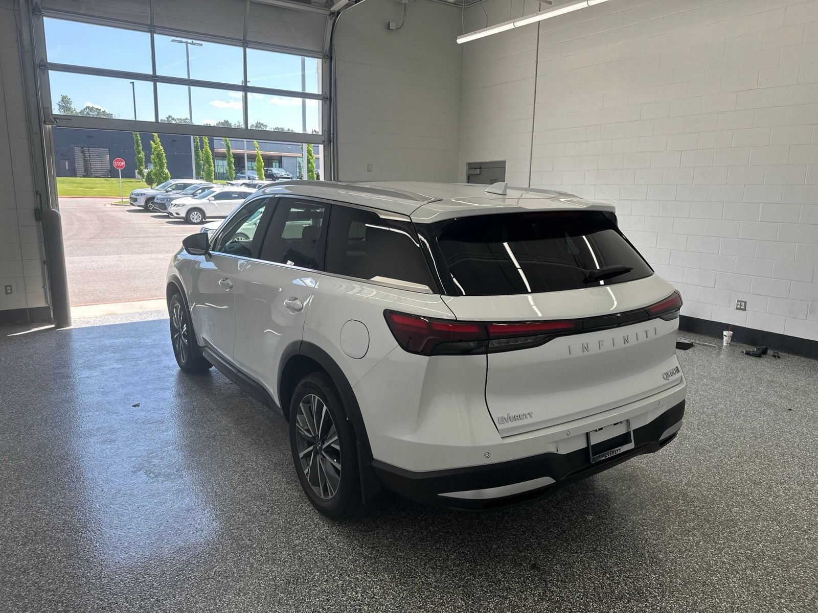New 2027 INFINITI QX60 Luxe w/ Cargo Package AWD/4WD image 2