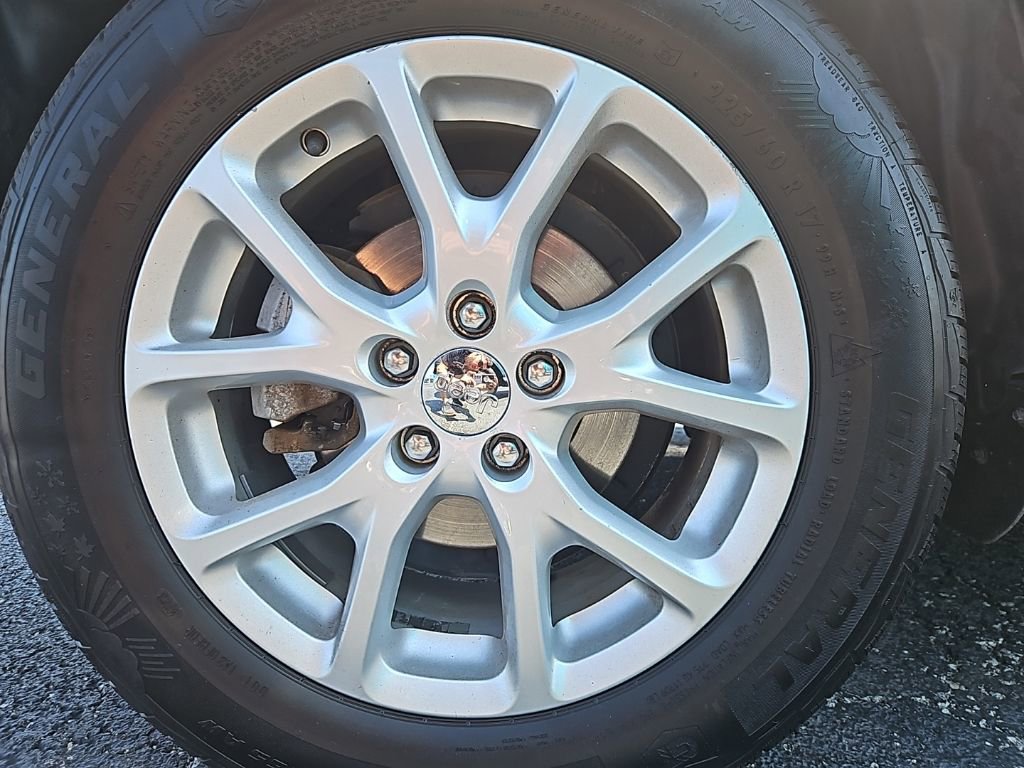 Used 2015 Jeep Cherokee Latitude image 9