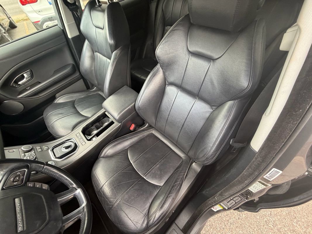 Used 2019 Land Rover Range Rover Evoque SE image 19