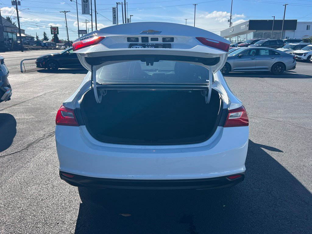 Used 2017 Chevrolet Malibu LS FWD image 12