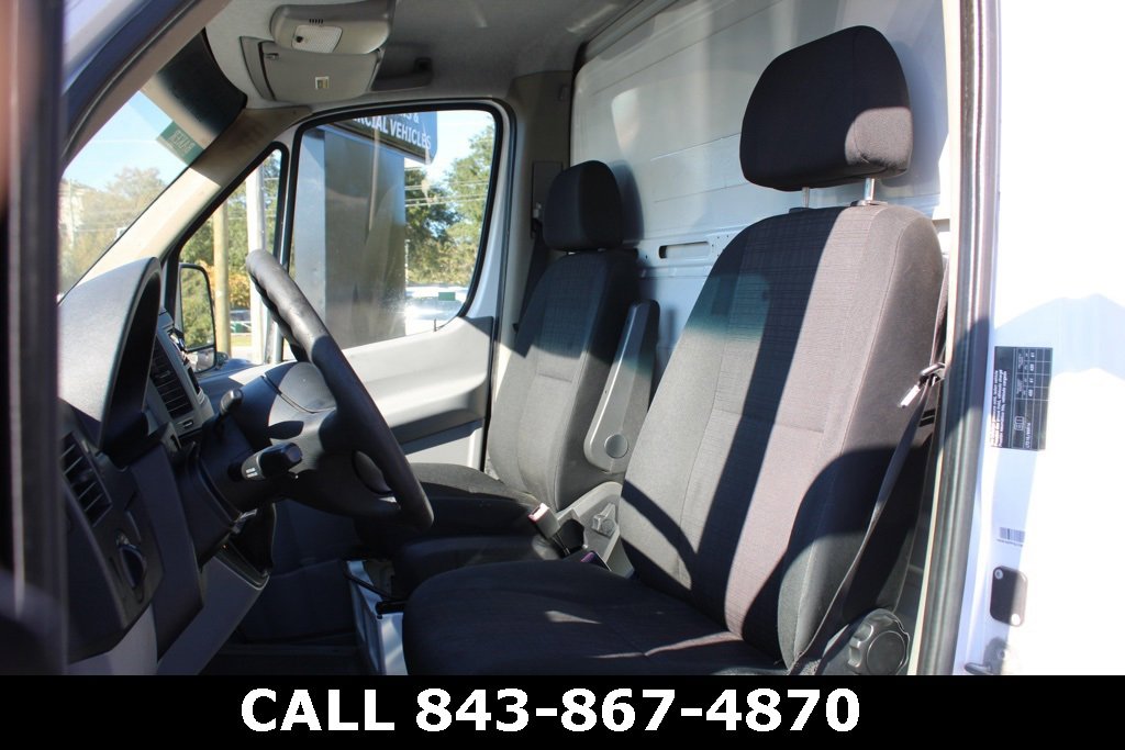 Used 2015 Freightliner Sprinter 3500 image 28