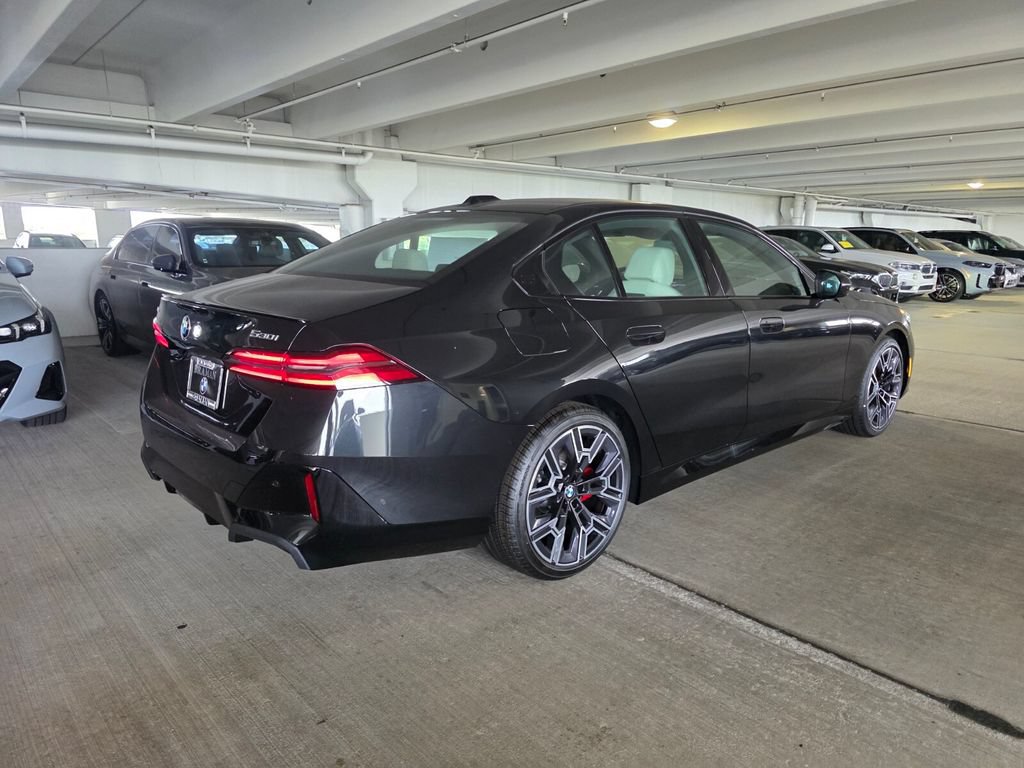 New 2027 BMW 530i xDrive w/ M Sport Package AWD/4WD image 4