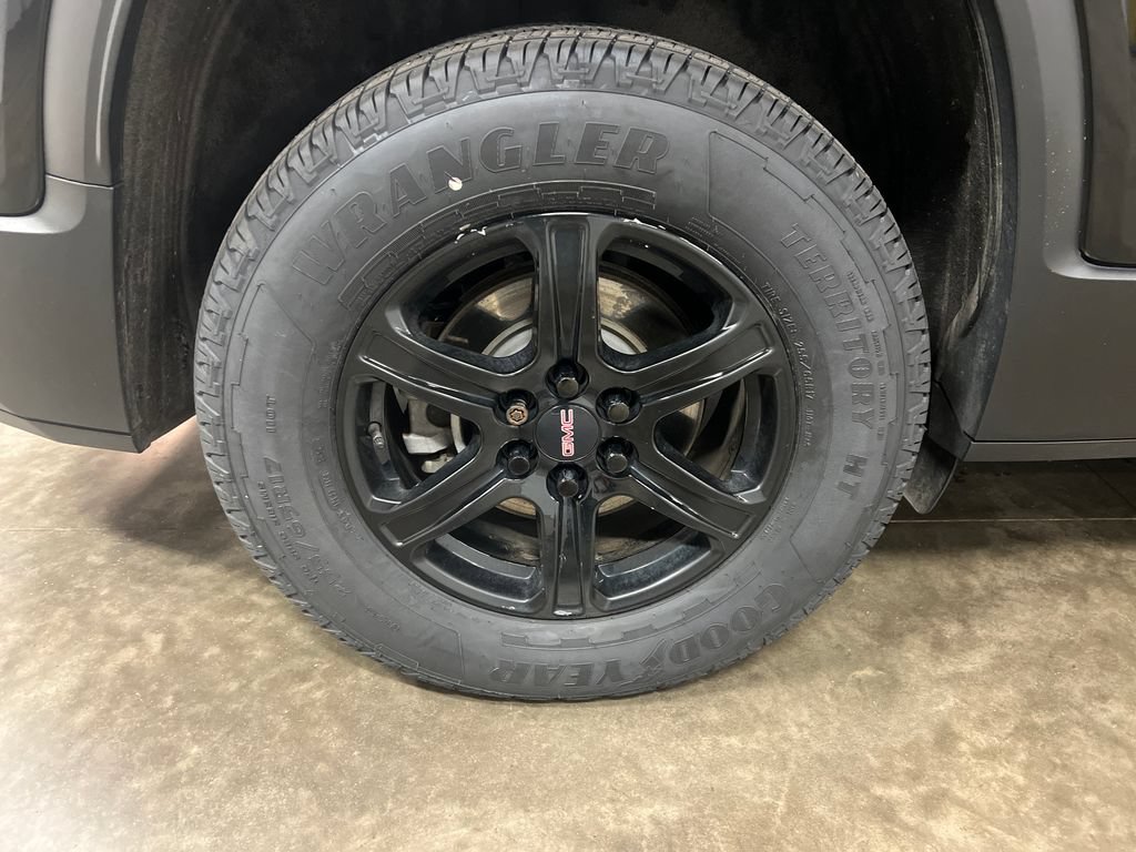 Certified 2020 GMC Acadia AT4 w/ Driver Alert Package II AWD/4WD image 10