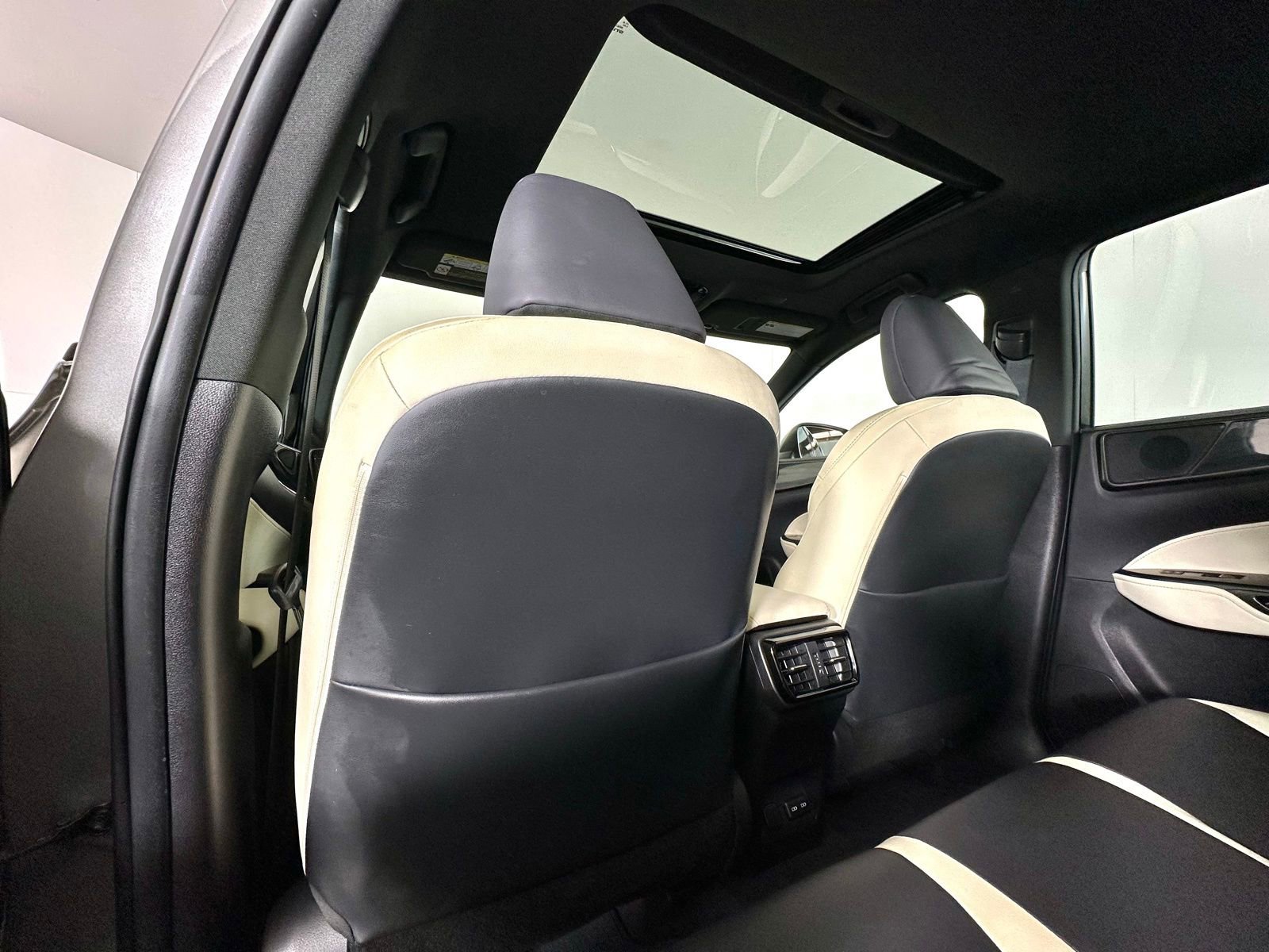 Used 2024 Lexus NX 250 FWD w/ Premium Package image 19