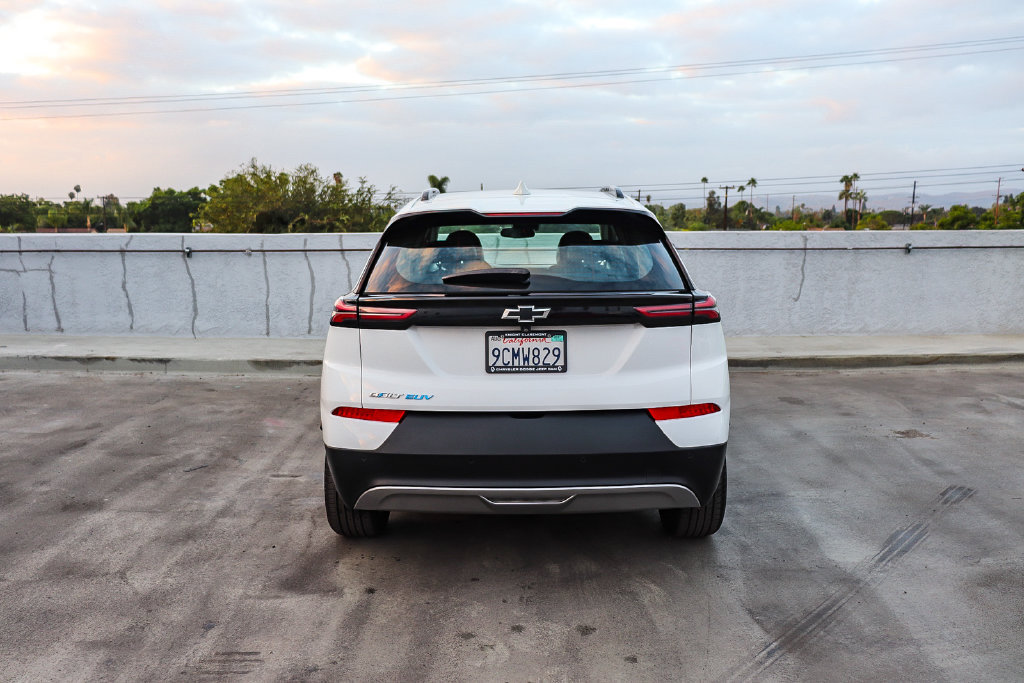 Used 2022 Chevrolet Bolt EUV LT w/ Convenience Package FWD image 5