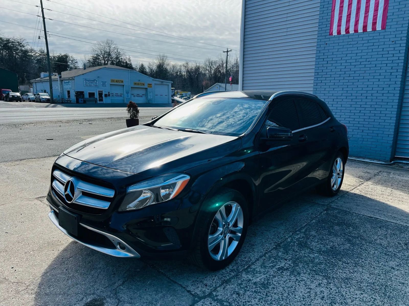 Used 2015 Mercedes-Benz GLA 250 GLA 250 Sport Utility 4D w/ Premium Package image 1
