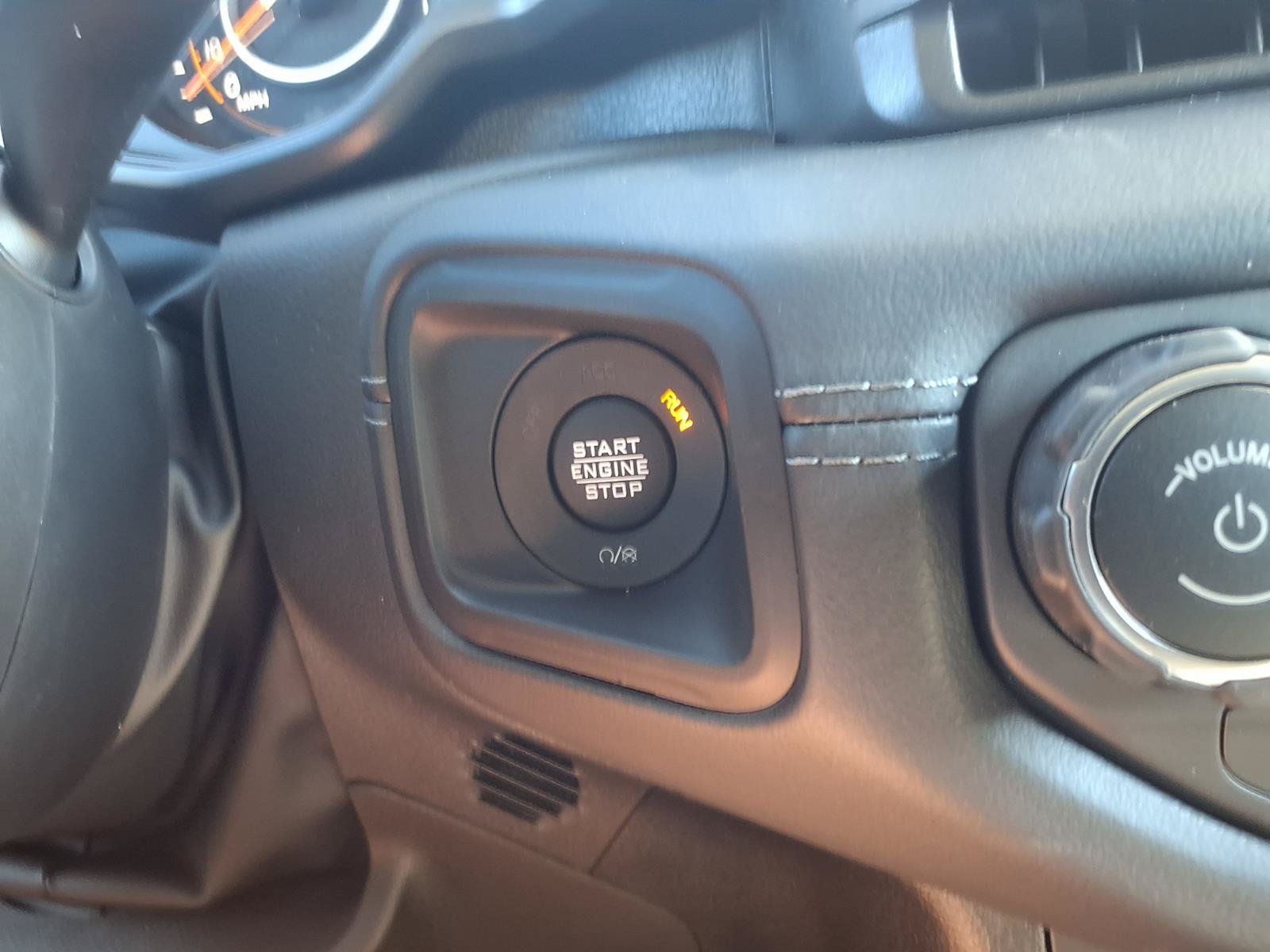 New 2026 Jeep Gladiator Sport AWD/4WD image 16