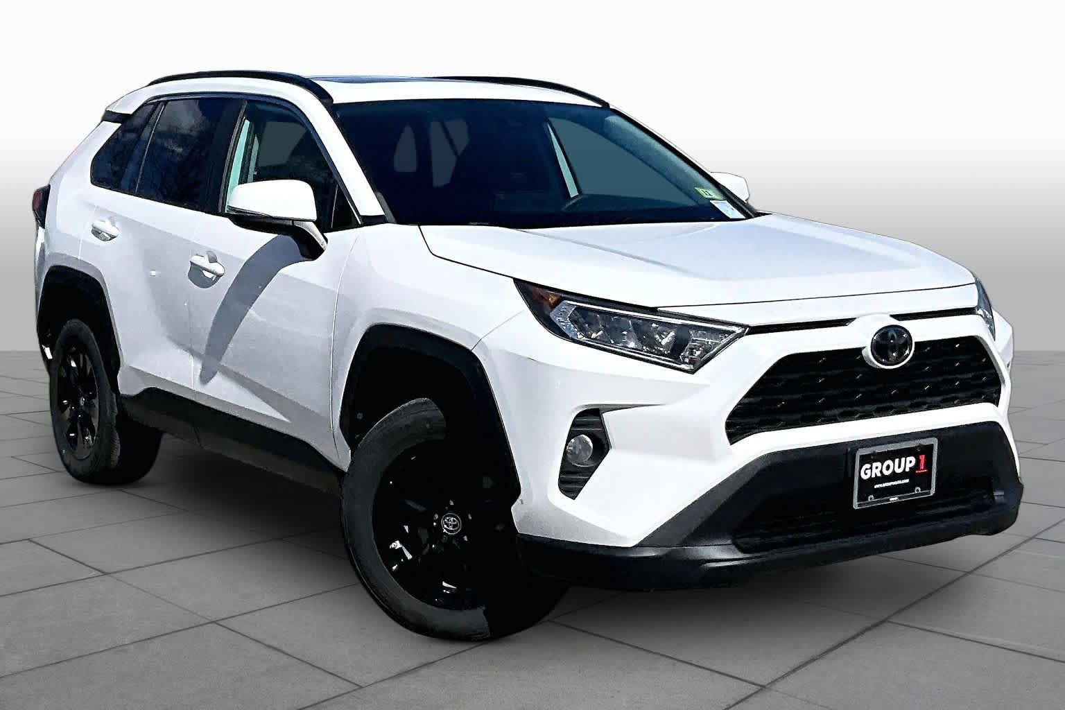 Certified 2019 Toyota RAV4 XLE w/ Convenience Package AWD/4WD image 3