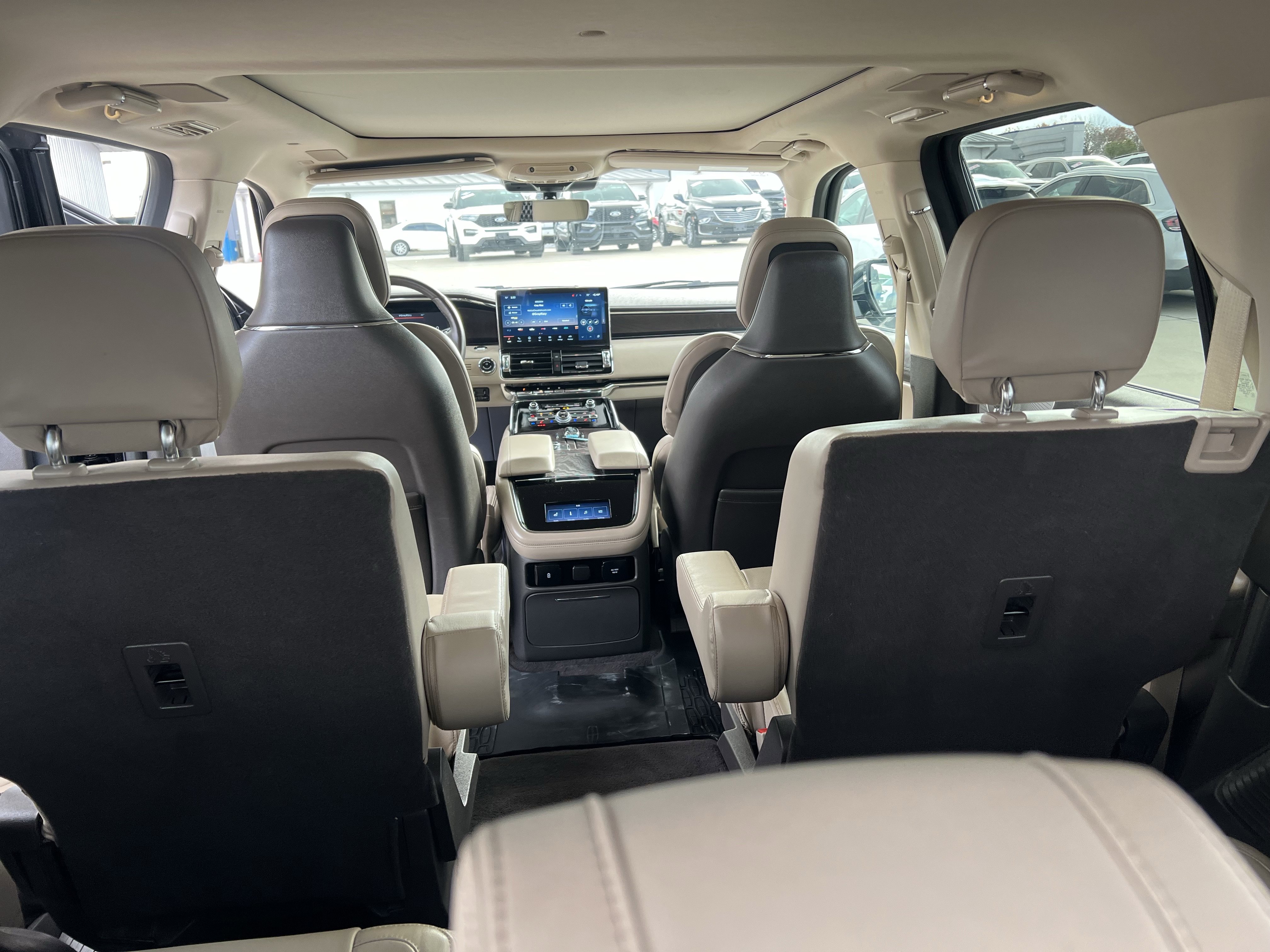 Used 2023 Lincoln Navigator Reserve image 25