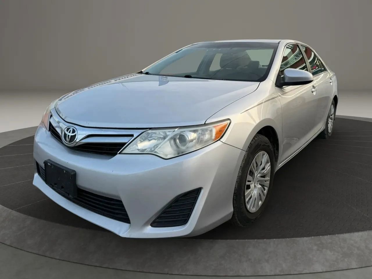 Used 2013 Toyota Camry LE w/ Preferred Accessory Pkg image 2