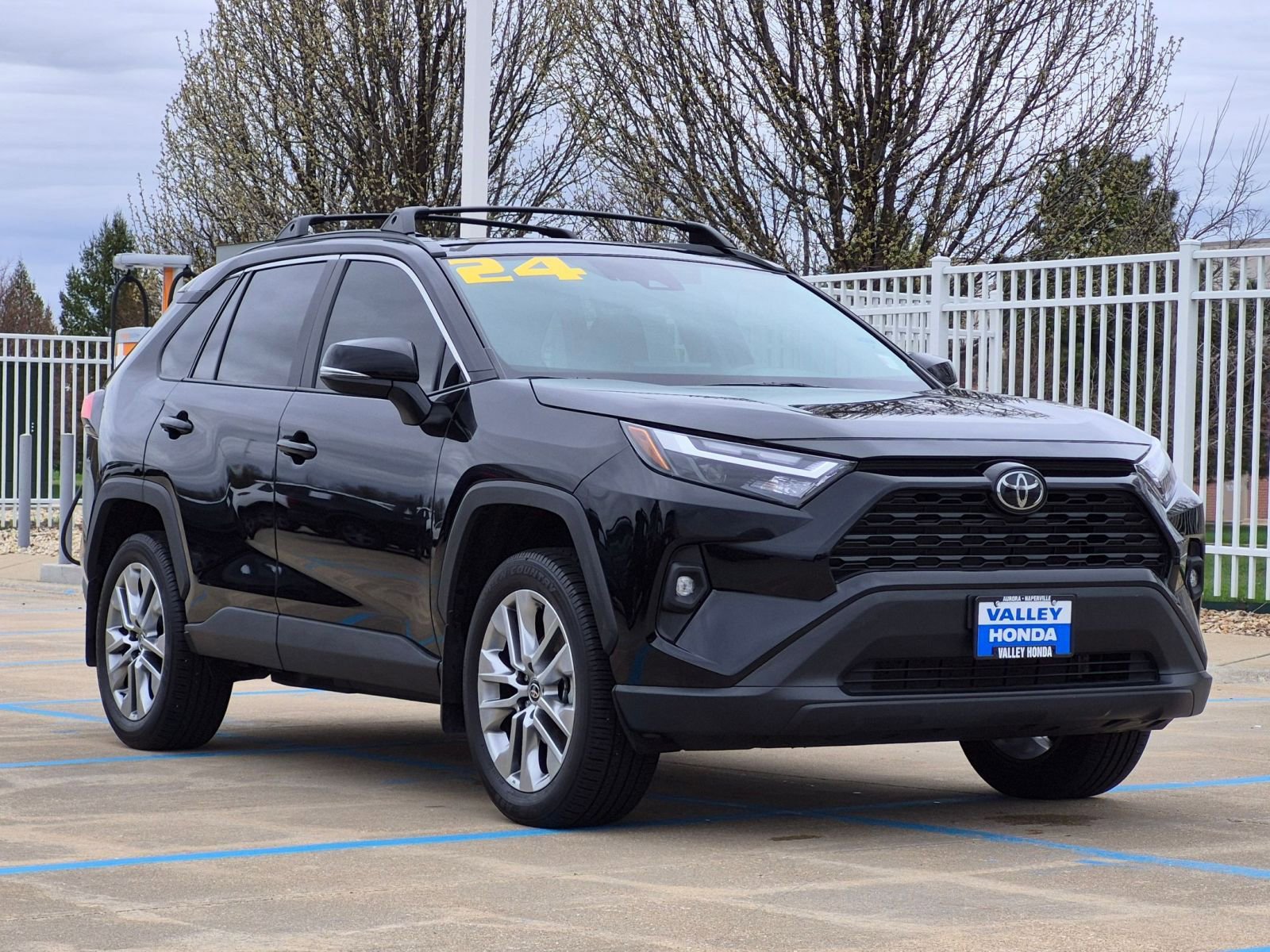 Used 2024 Toyota RAV4 XLE Premium w/ Weather Package image 4