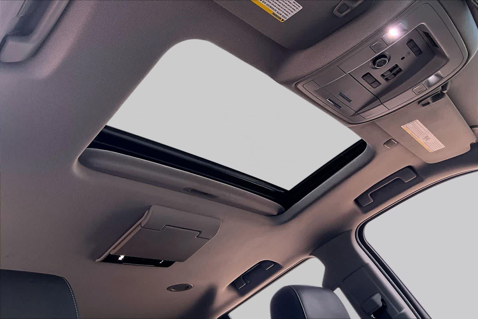 Used 2019 Chevrolet Tahoe Premier AWD/4WD image 12