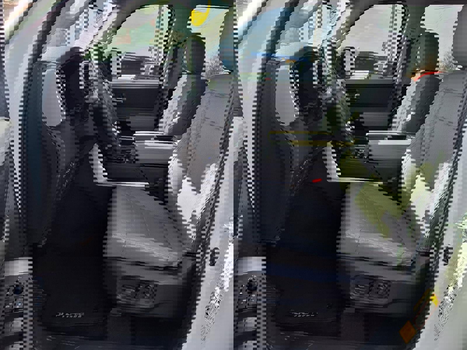 Used 2024 Toyota Tundra Limited image 8