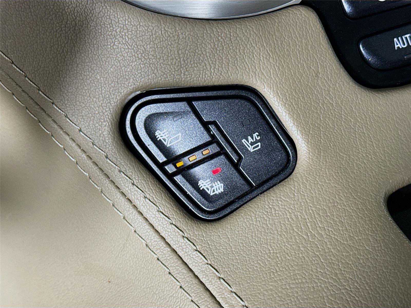 Used 2016 GMC Yukon SLT w/ Open Road Package image 16