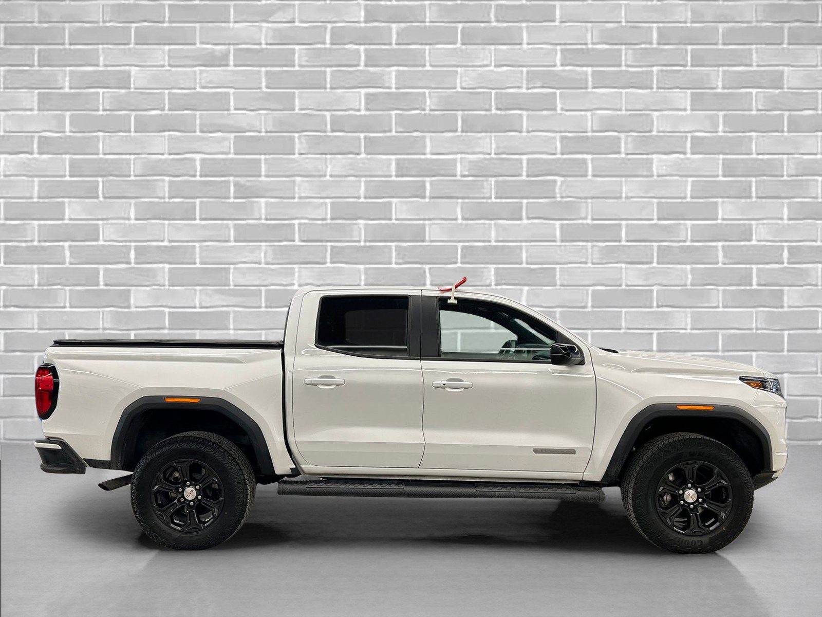 Used 2023 GMC Canyon Elevation w/ Convenience Package image 6