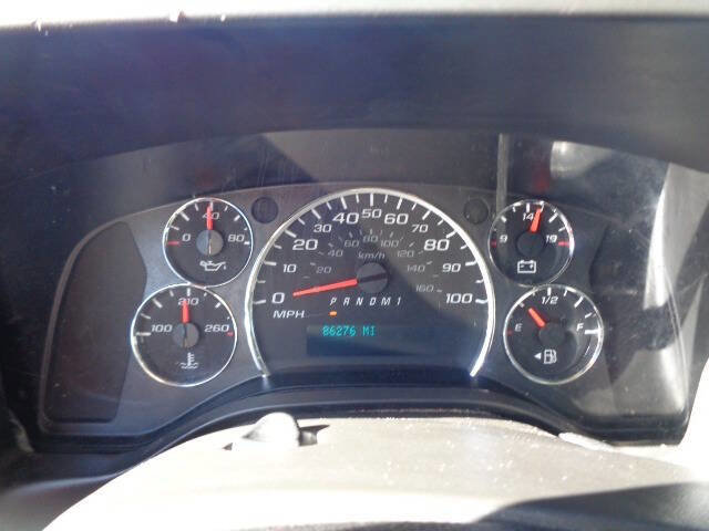 Used 2016 Chevrolet Express 2500 RWD image 18