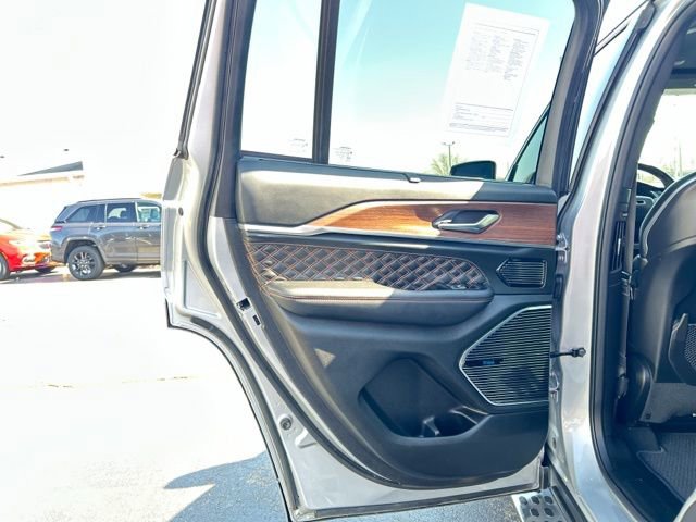 Used 2023 Jeep Grand Cherokee Summit w/ Adv Protech Group IV image 21