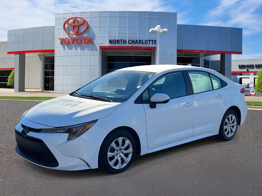 Used 2024 Toyota Corolla LE FWD image 5