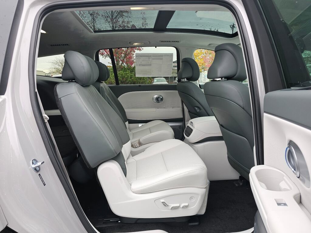 New 2026 Hyundai Ioniq 9 Calligraphy image 12