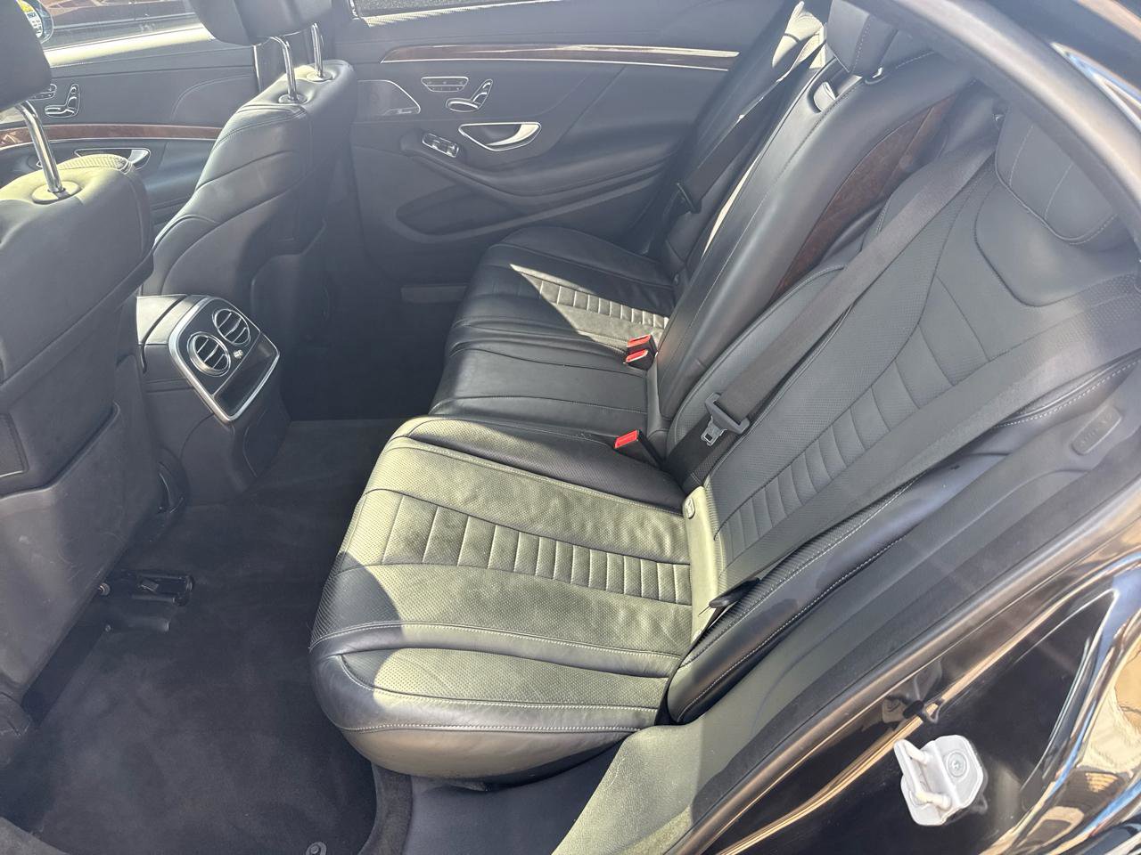 Used 2017 Mercedes-Benz S 550 4MATIC Sedan image 27