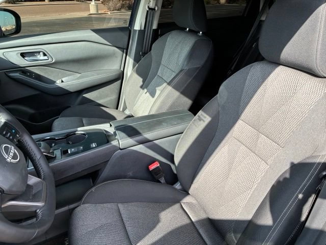 Certified 2025 Nissan Rogue SV FWD image 9
