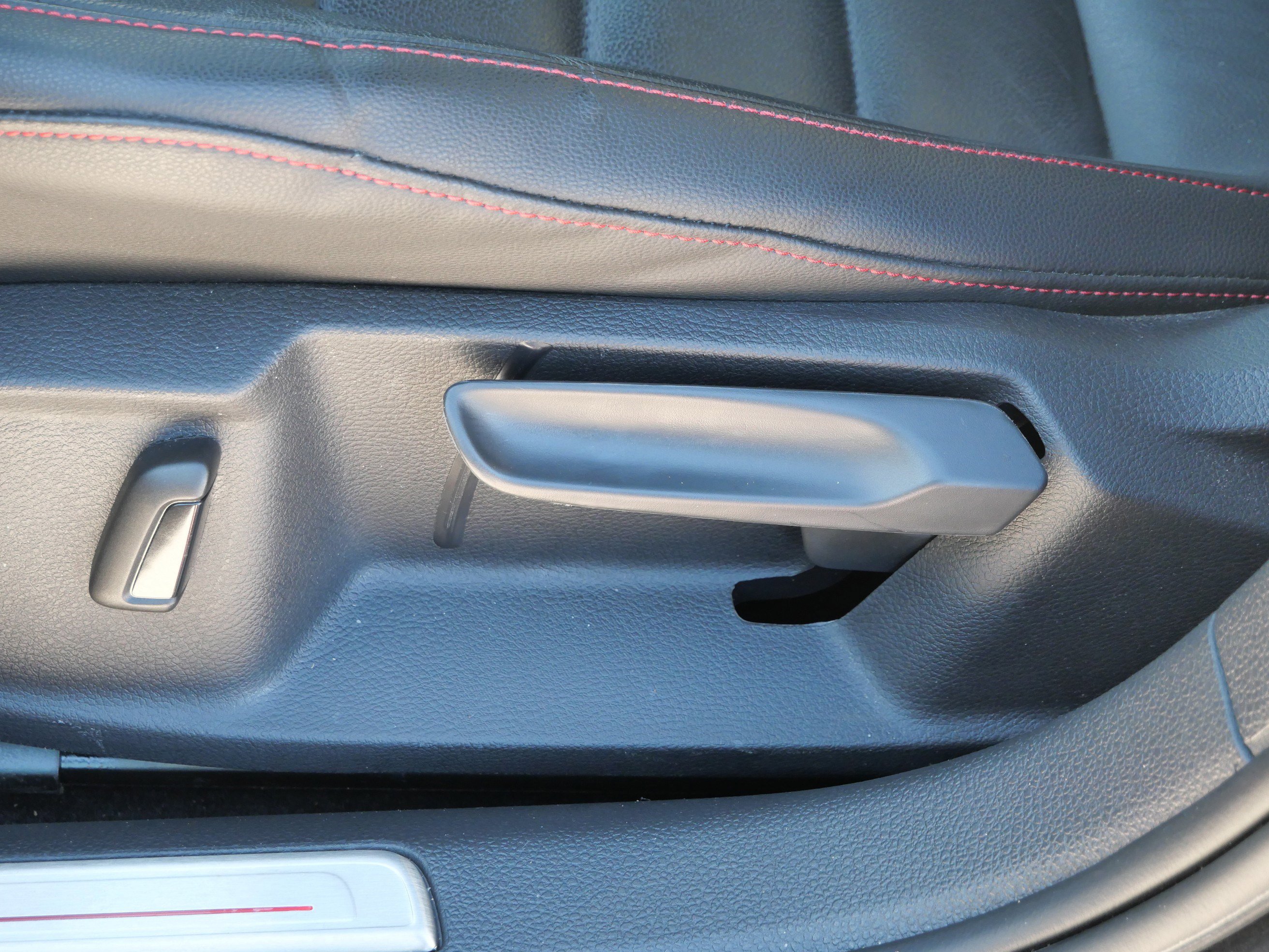 Used 2021 Volkswagen GTI SE image 20