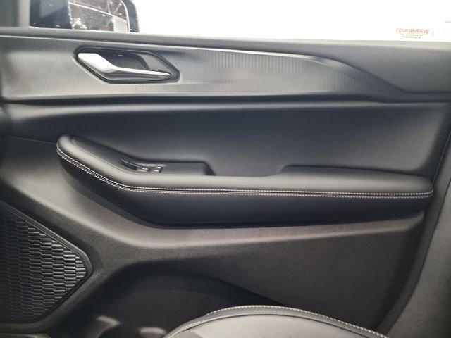 New 2025 Jeep Grand Cherokee L Altitude image 32