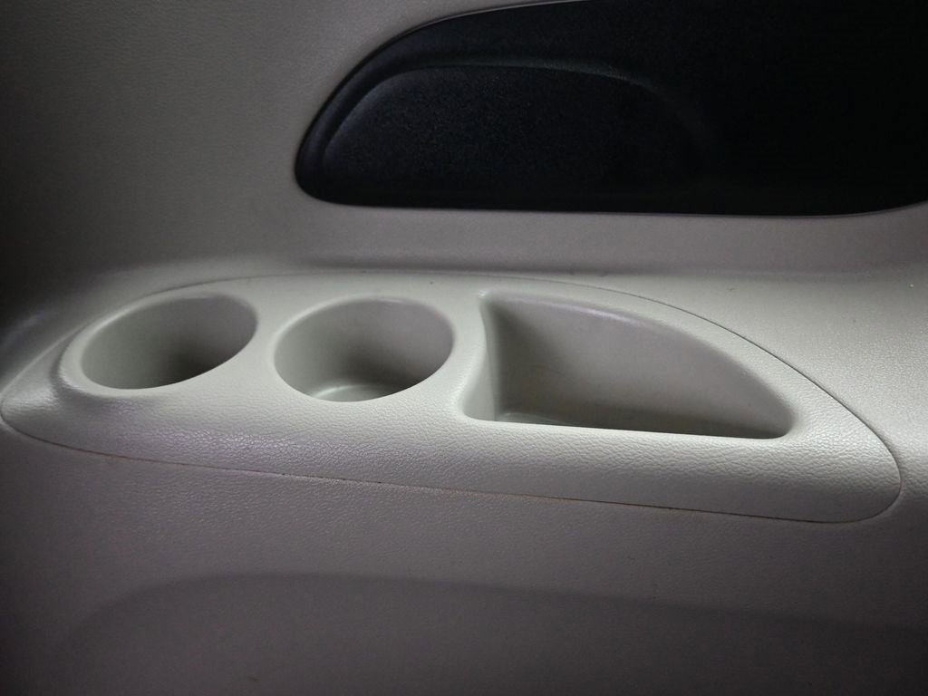 Used 2023 Chrysler Voyager LX image 42