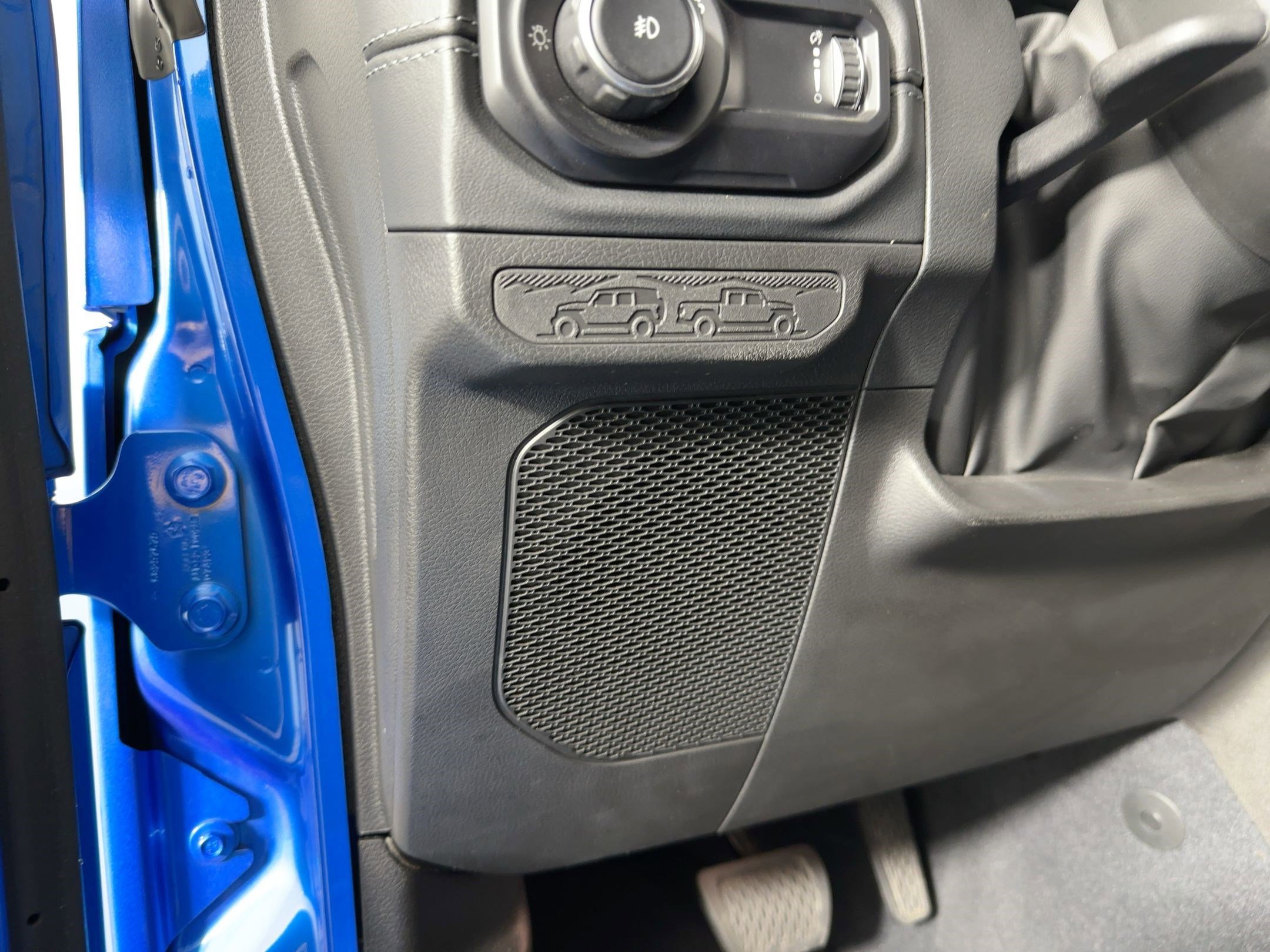 Used 2024 Jeep Wrangler Sahara w/ Technology Group image 21