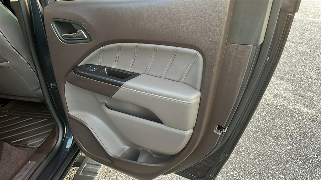 Used 2022 GMC Canyon Denali image 18