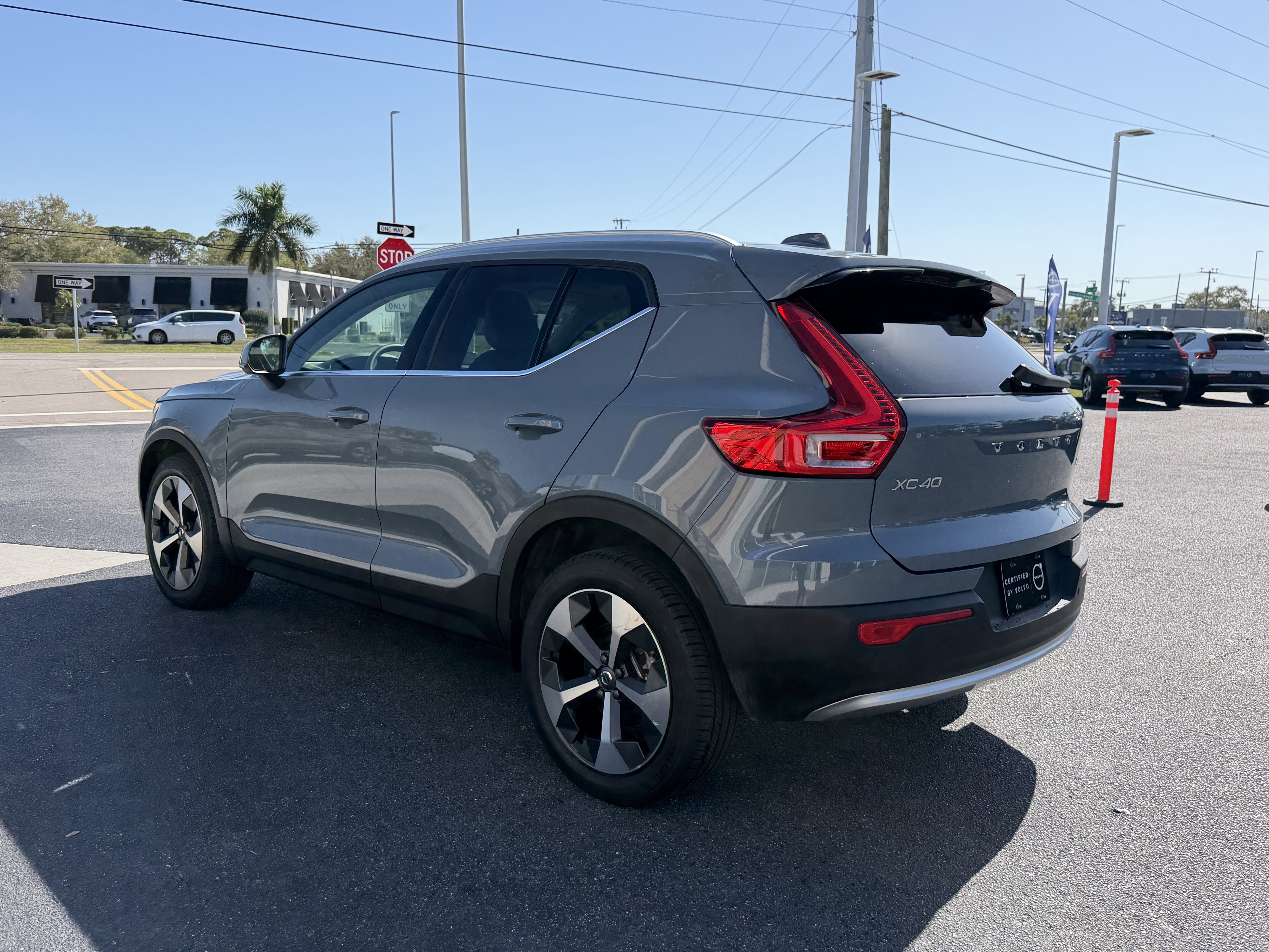 Certified 2023 Volvo XC40 B5 Plus w/ Protection Package Premier image 5