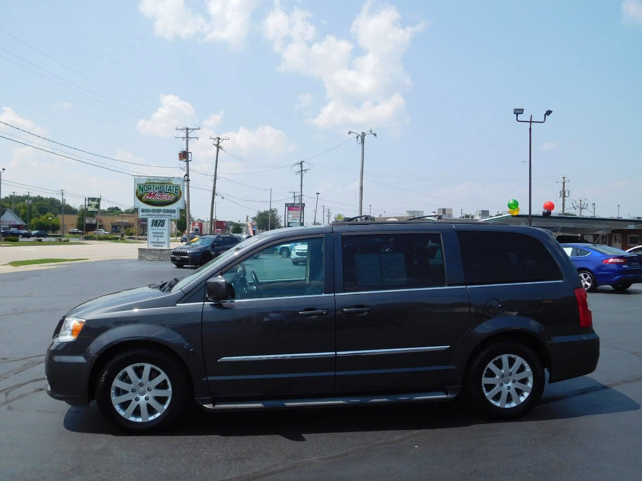 Used 2016 Chrysler Town & Country Touring image 11