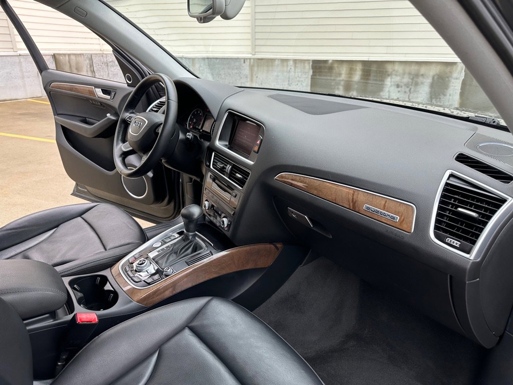 Used 2017 Audi Q5 2.0T Premium Plus w/ Technology Package image 21