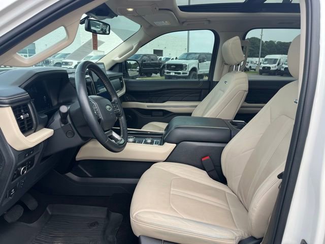 Used 2024 Ford Expedition Platinum AWD/4WD image 5