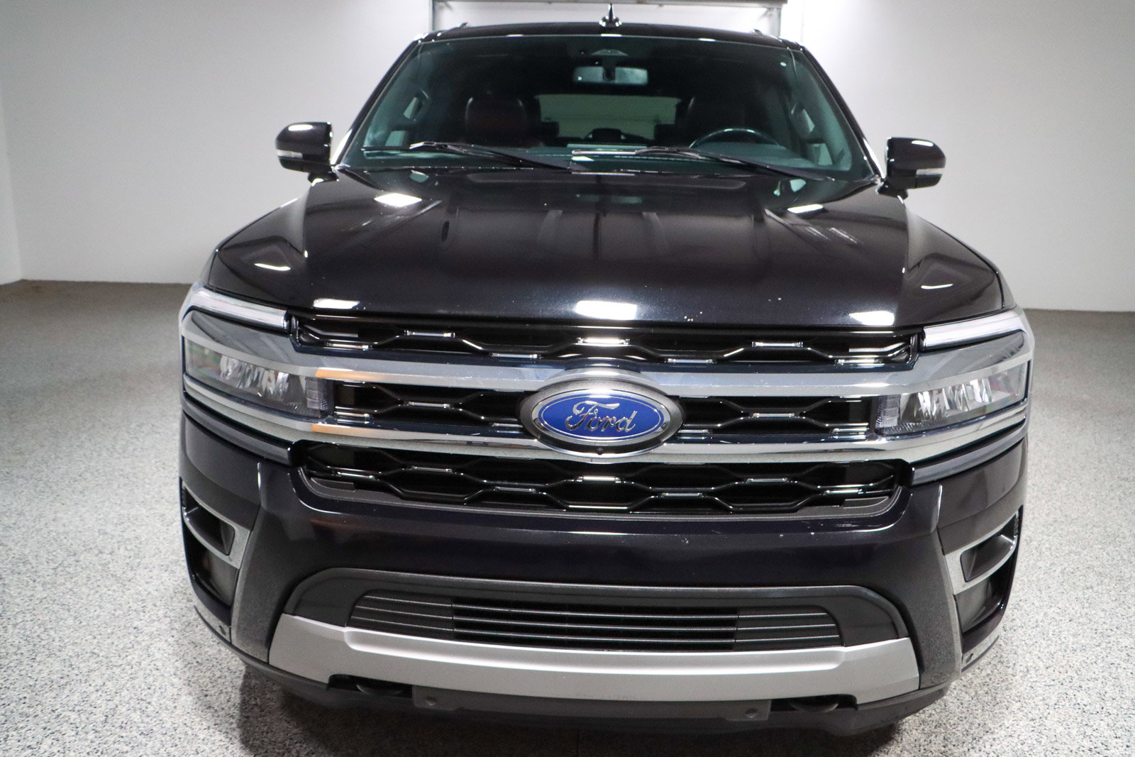 Used 2023 Ford Expedition Max Limited AWD/4WD image 4