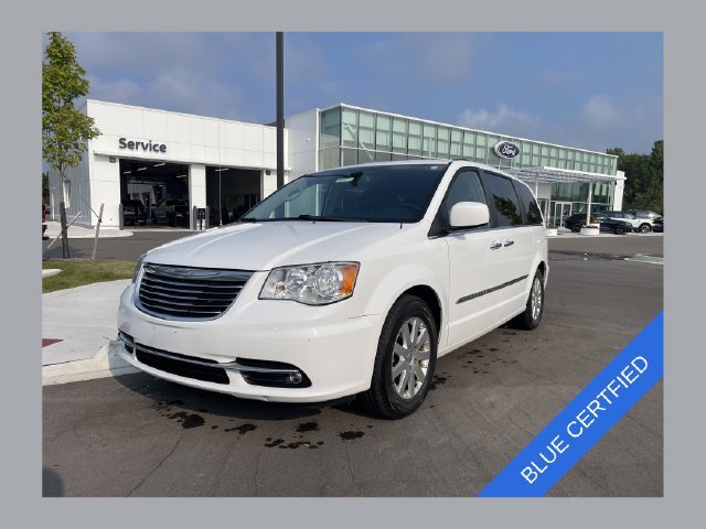 Used 2016 Chrysler Town & Country Touring w/ Driver Convenience Group