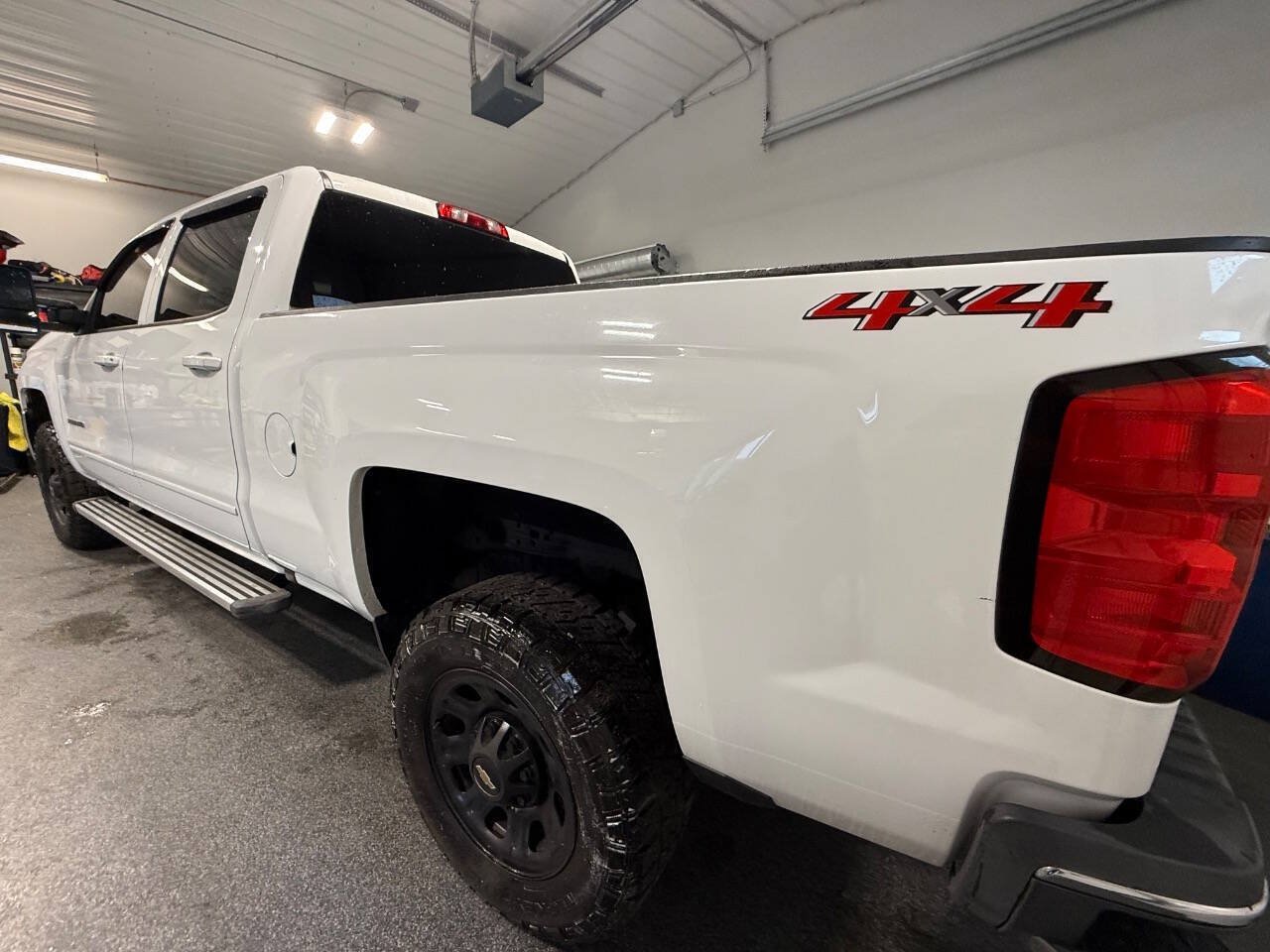 Used 2018 Chevrolet Silverado 2500 LT AWD/4WD image 6
