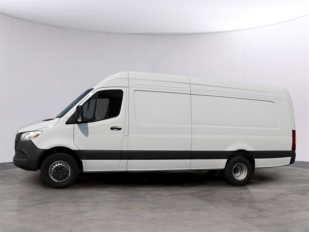 Used 2024 Mercedes-Benz Sprinter 3500 image 3